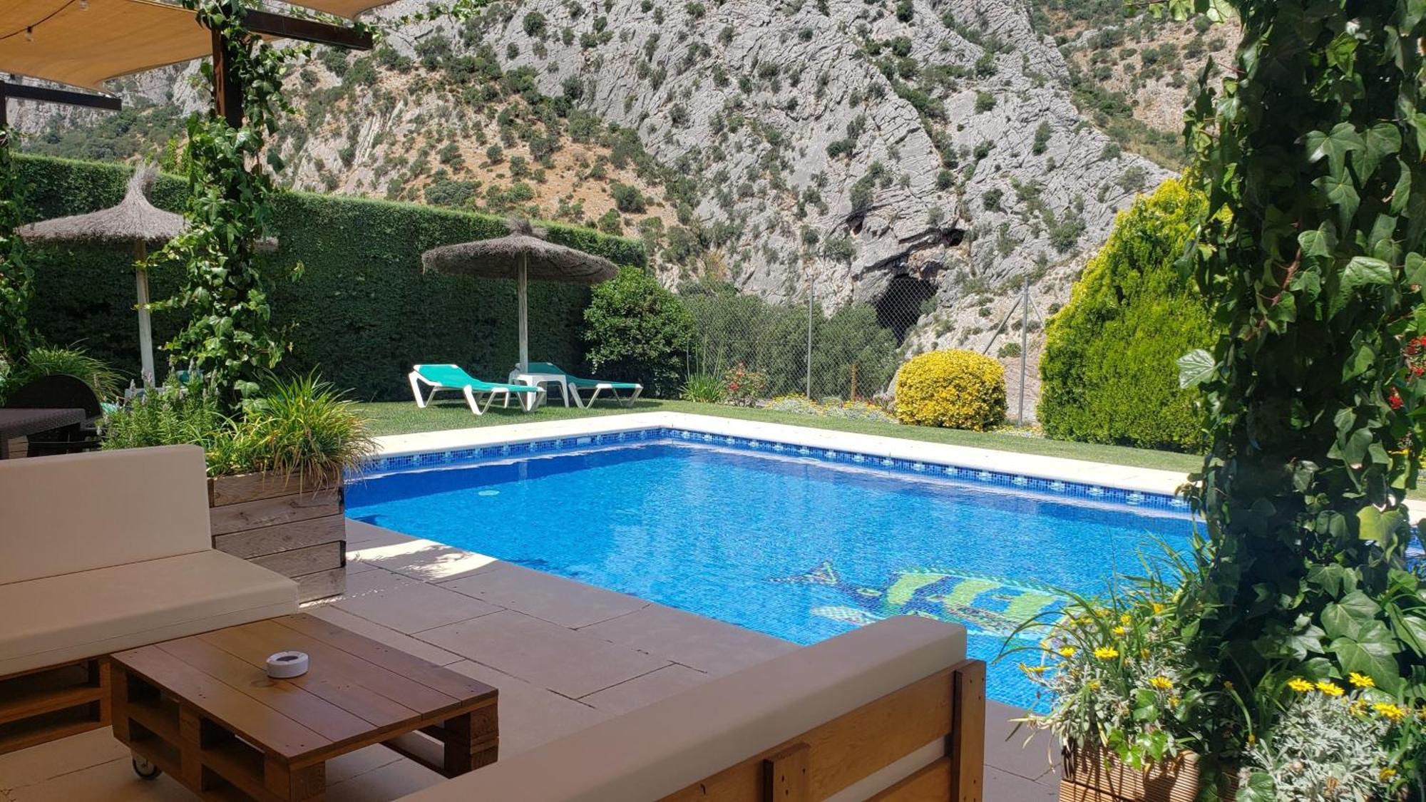 Casitas Cueva Del Gato Villa Benaojan Exterior photo