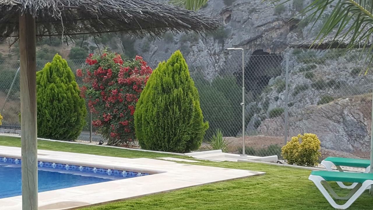 Casitas Cueva Del Gato Villa Benaojan Exterior photo